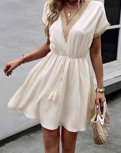 BEAUTIFUL I AM Contrast V-Neck Tassel Tie Dress