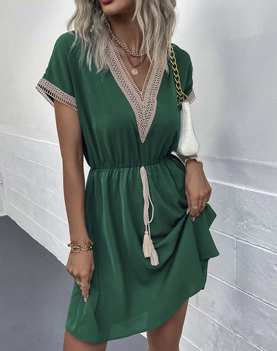 BEAUTIFUL I AM Contrast V-Neck Tassel Tie Dress