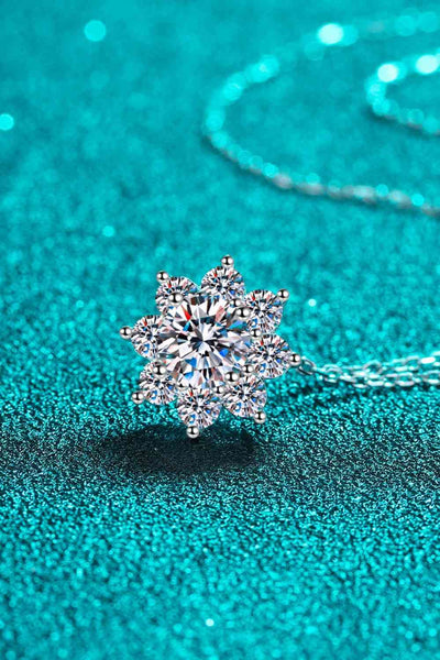 BEAUTIFUL I AM 1 Carat Moissanite Jewelry Floral-Shaped Pendant Necklace